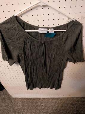 Jaclyn Smith Olive Green Crinkled Short Sleeve Tie-Neck Blouse